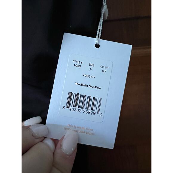 NWT Andie Women's The Bonita One Piece Smooth Eco-Nylon Swimsuit Black Size S - Picture 6 of 15